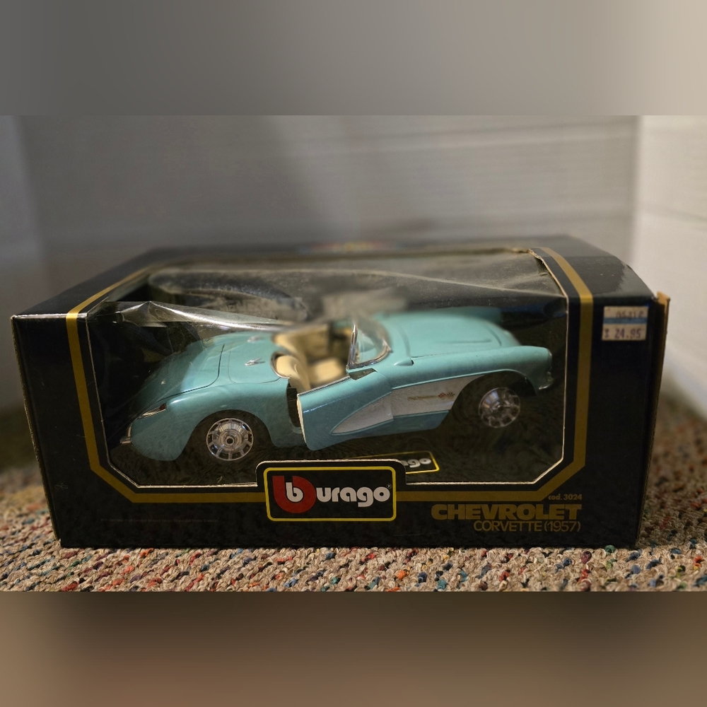 1957 Burago Chevrolet Corvette Convertible Blue 1:18 Scale Chevy Die Cast Model